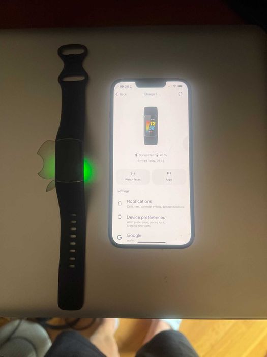 Fitbit Charge 5 – Muito bom estado c/ fatura, caixa e bracelete extra