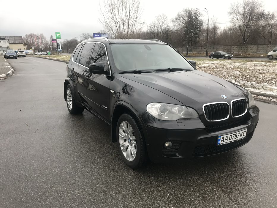 Автомобіль BMW X5 E70