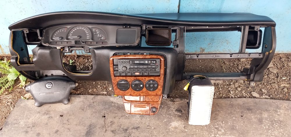 Ступицы,тормозные диски, рычаги, торпеда Opel vekta B