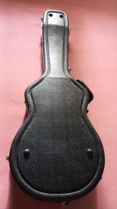 Futerał na gitarę elektryczną