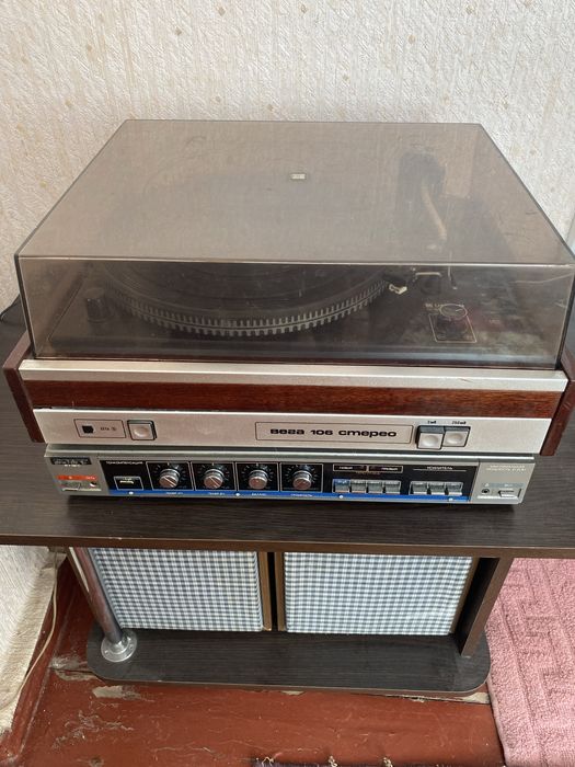 Проигрыватель пластинок Вега-106 стерео