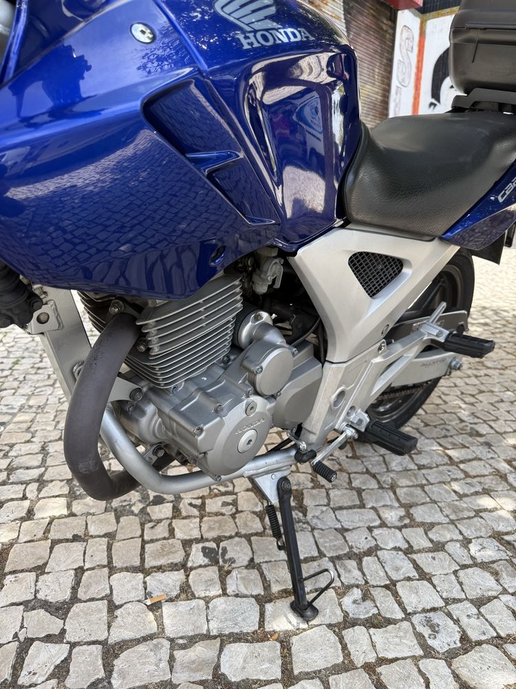 Honda cbf 250 em otimo estado