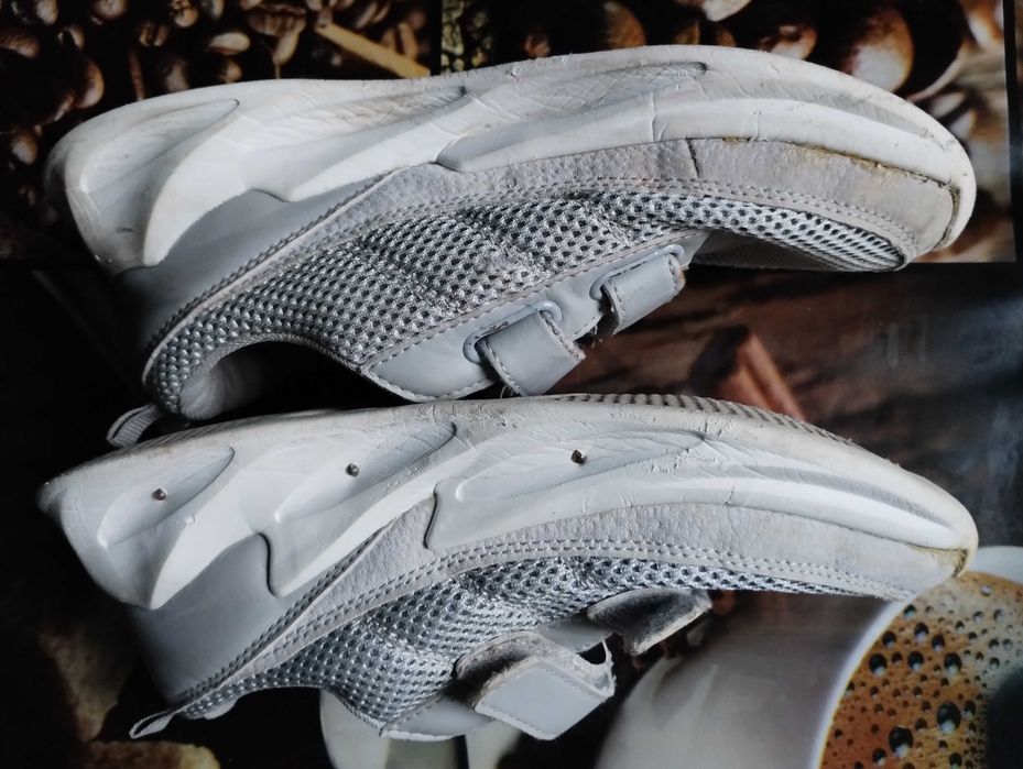 Кросівки на дівчинку