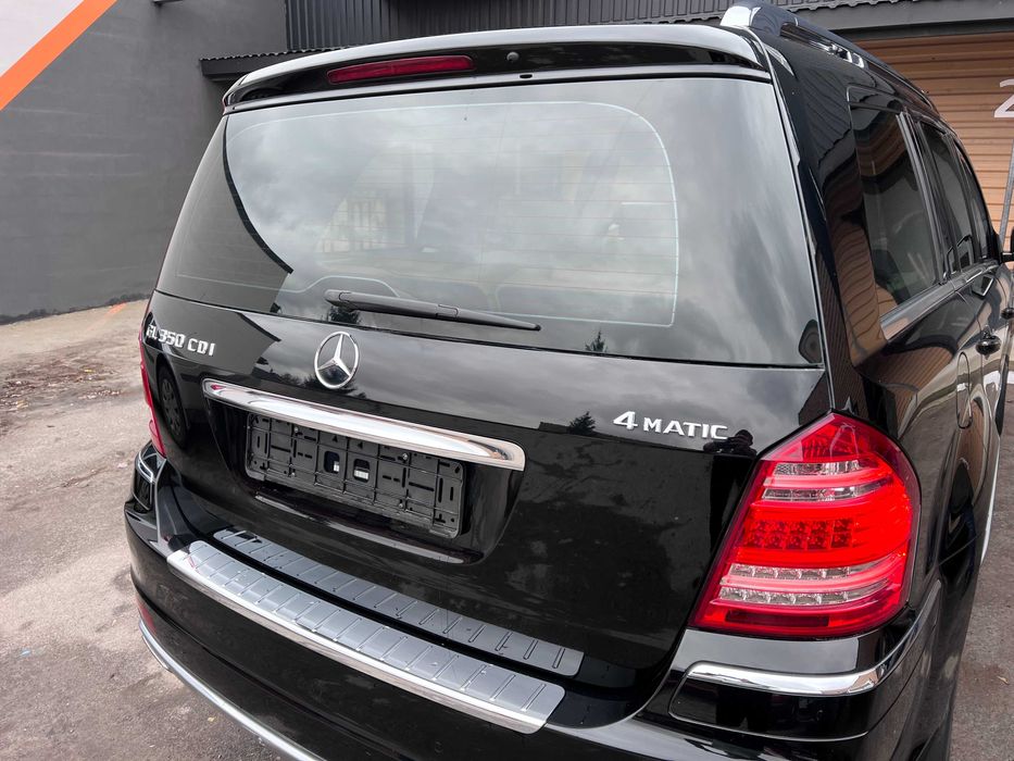 Стекло в крышку багажника Mercedes GL X164 скло задней двери скло ляды