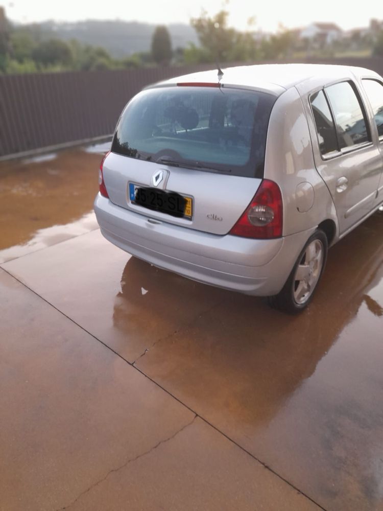 renault clio 2001