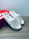 Женские тапочки Nike Белые летние шлепанцы Найк Жіночі шльопанці Найк