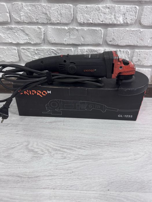 Шлифмашина угловая Dnipro-M GL-125S