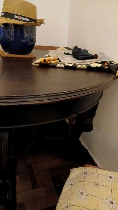 Mesa redonda madeira