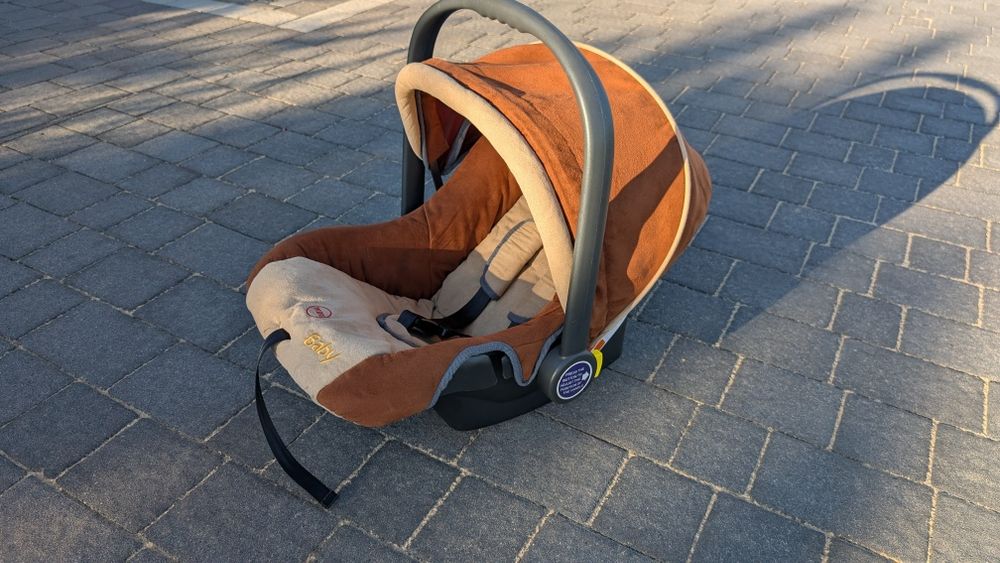 Fotelik samochodowy dla dziecka, nosidło