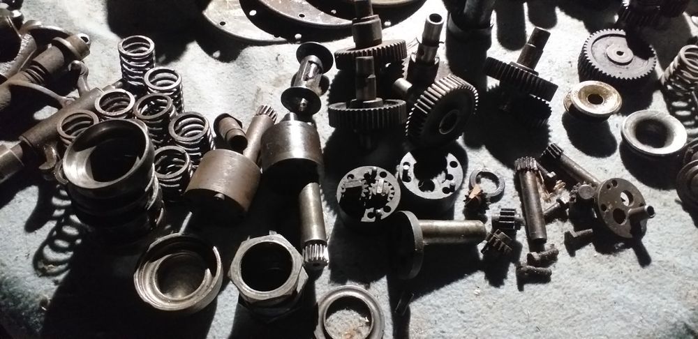 Junak m10 części  silnikowe