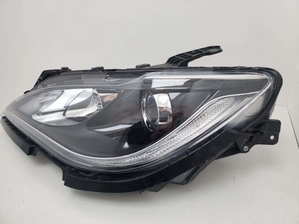 Фара ліва Chrysler Pacifica 2018-2020 Xenon USA