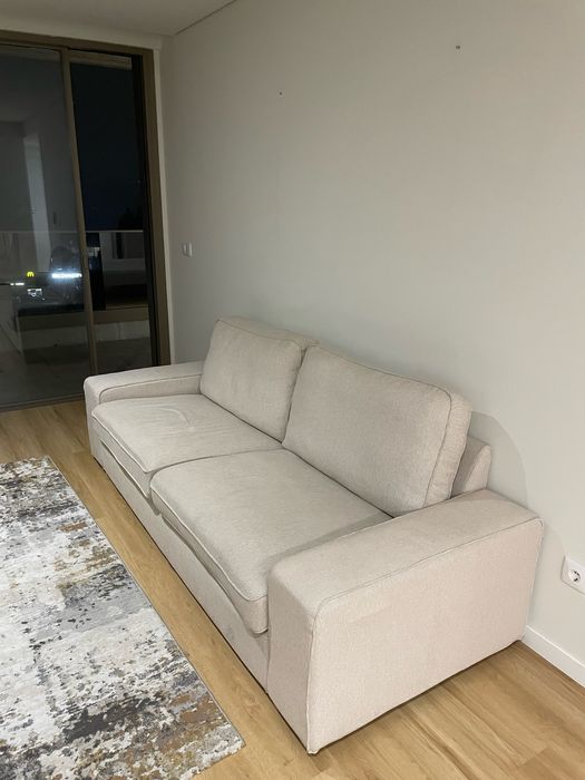Sofá IKEA KIVIK + pufe com arrumação