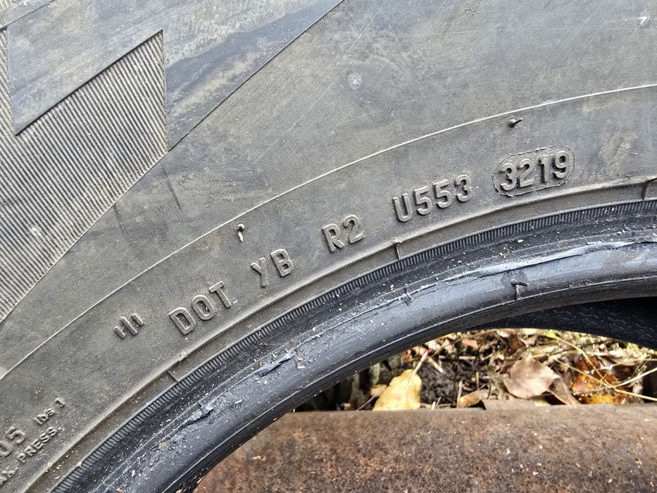 Продам шини 235/65/17