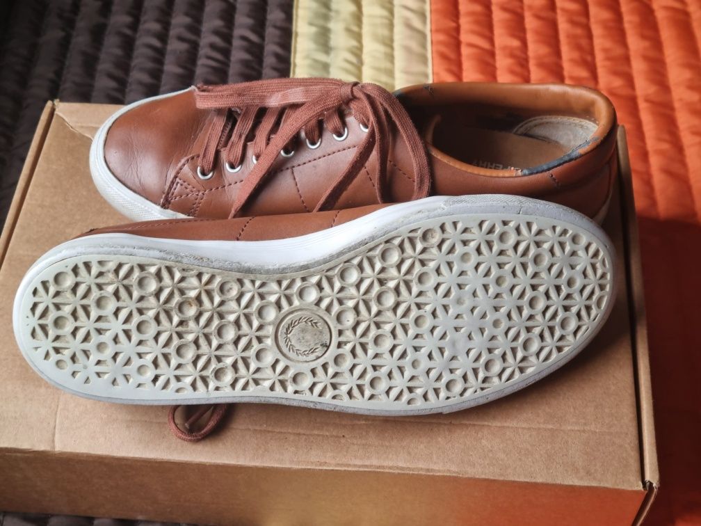 Sapatilhas castanhas de homem Fred Perry n°41  SP 090