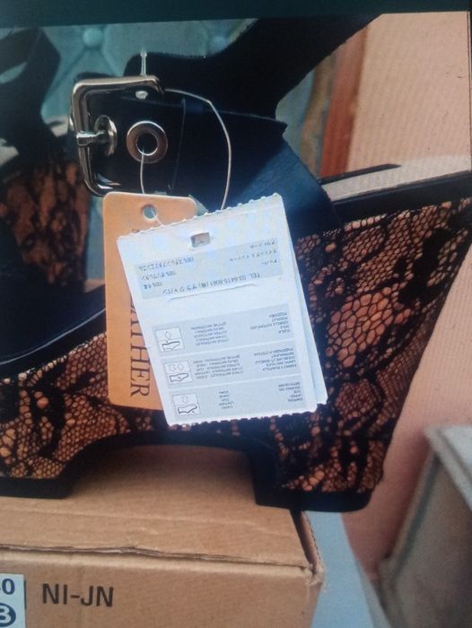 Sandały ZARA BASIC skórzane damskie na koturnie color czarny rozmiar 3