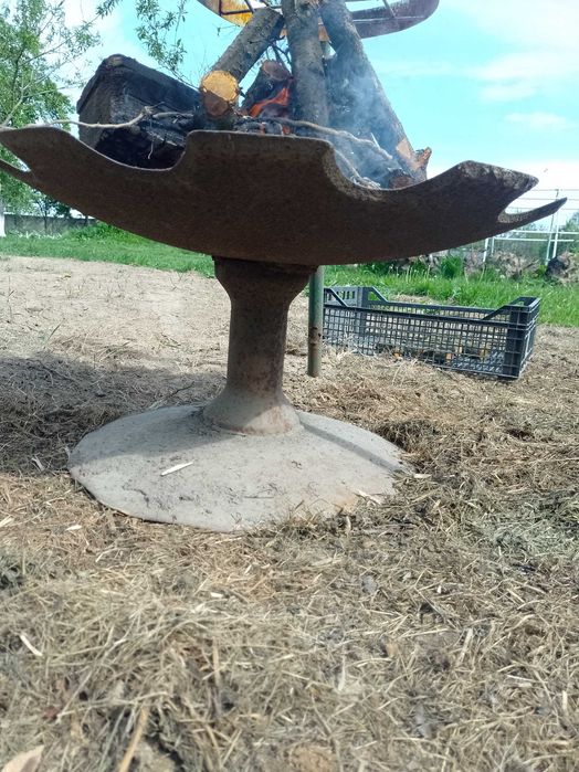 Palenisko grill trójnóg rożen