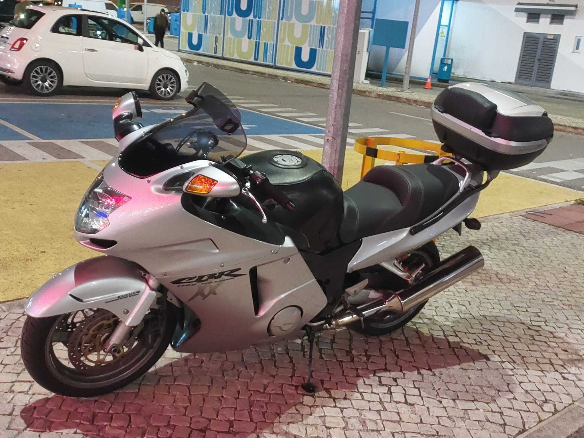 CBR 1100XX Super BlackBird