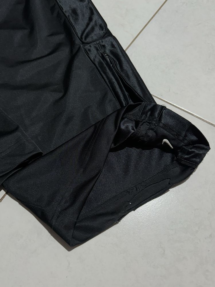 Чоловічі чорні вінтажні штани Nike XL