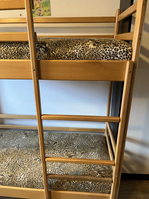 Двохʼярусне деревʼянне ліжко 160 см