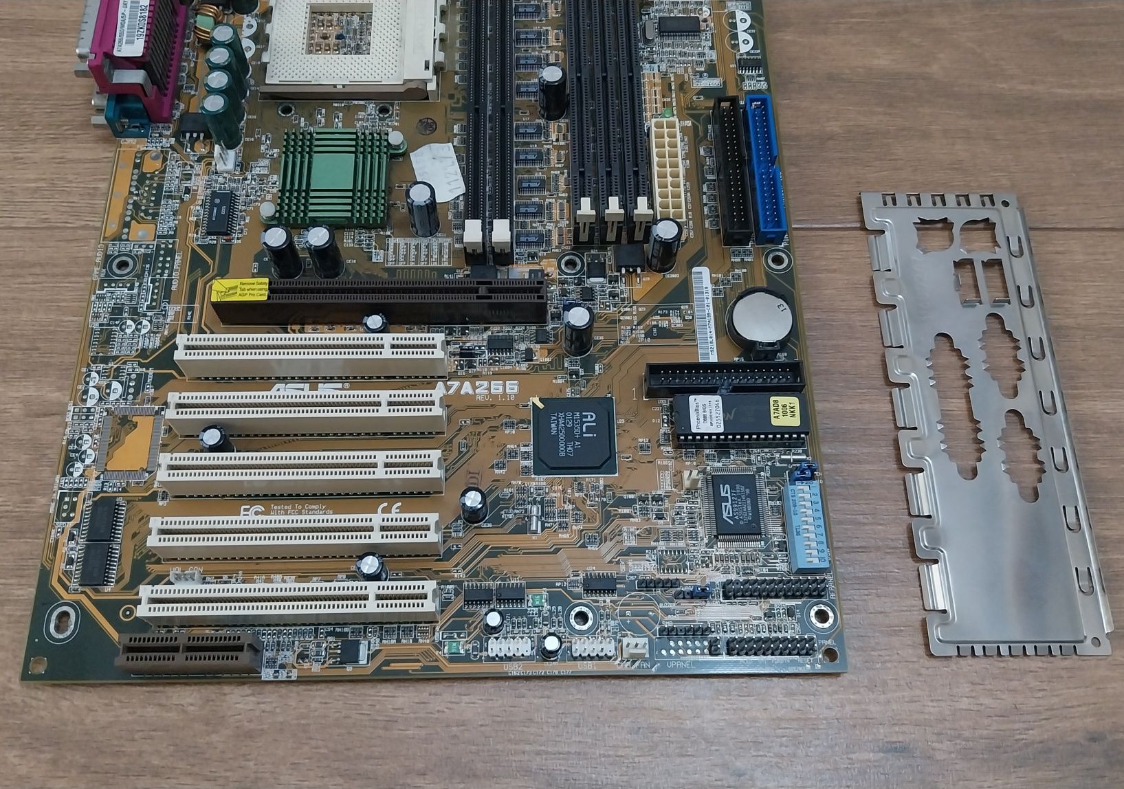 Motherboard Asus A7A266 para socket A/462 da AMD