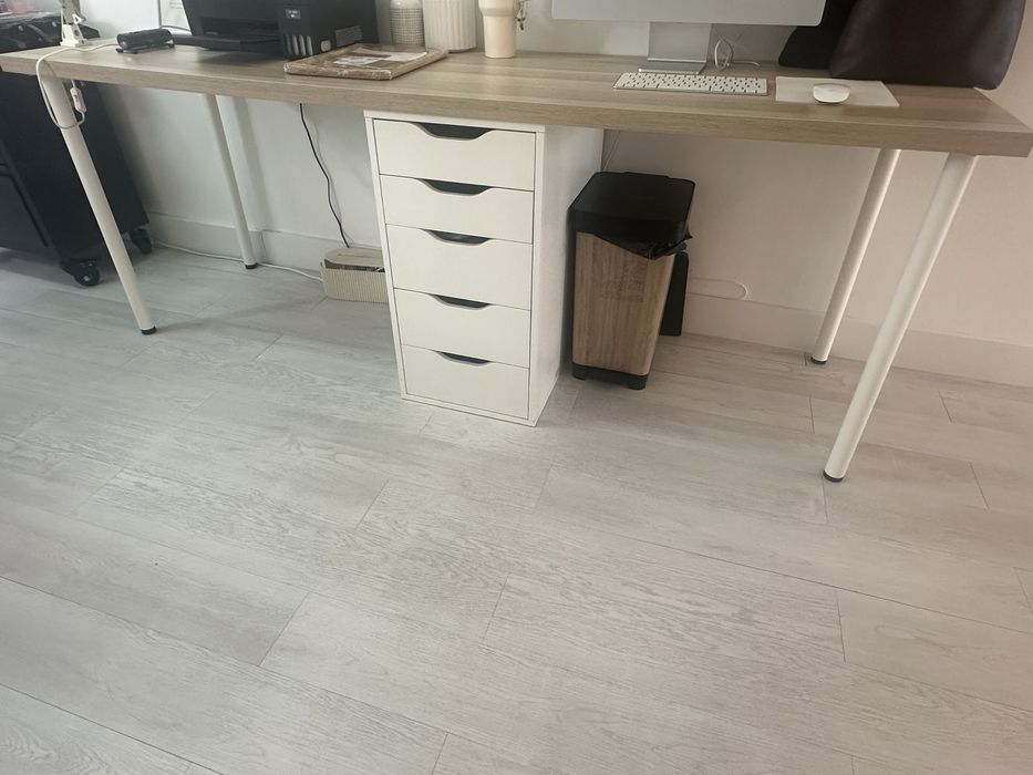 Secretaria com gavetas