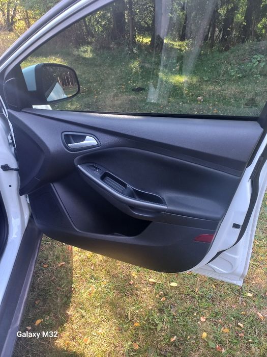 Форд фокус 3  офіційна