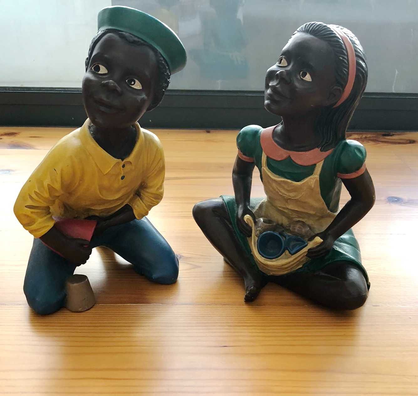 Conjunto de 2 figuras em cerâmica pintada