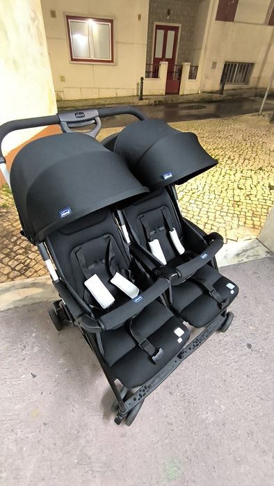 Carrinho de Bebé Gémeos CHICCO