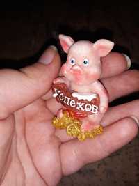 Подарочная статуэтка свинка свинья с пожелания сувенир успехов фигурка