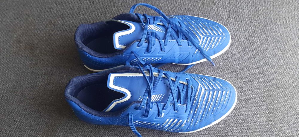 Buty do gry w piłkę nożną halówki Kipsta Ginka 500 rozm 42