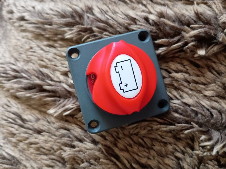 Wyłącznik prądu HEBEL w obudowie 200A 12/24V kamer VAN przyczepa kempi