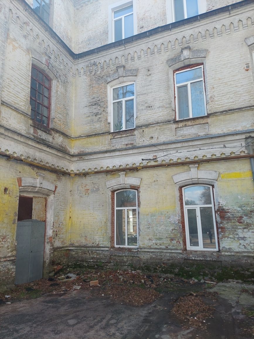 Продам приміщення під серйозний бізнес
ЧРЗ перша лінія 567 метрів
На п
