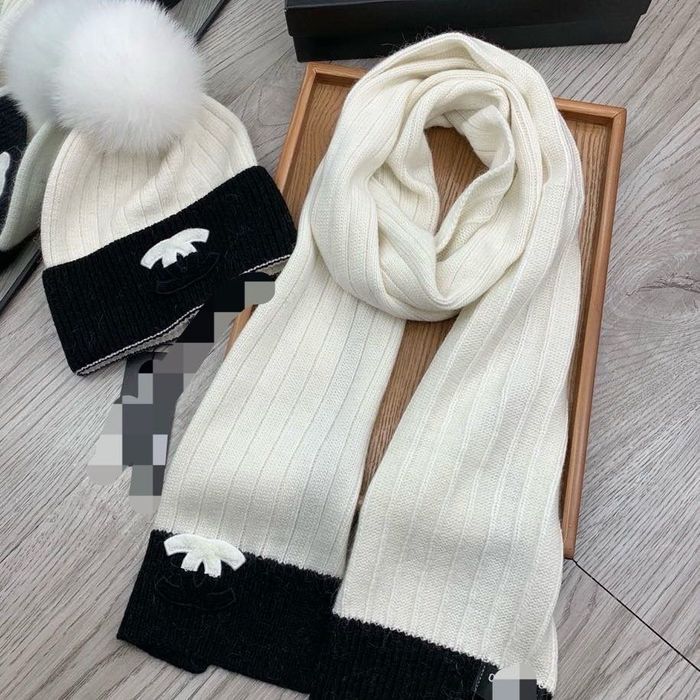 Набір шапка+шарфик Chanel, є різні