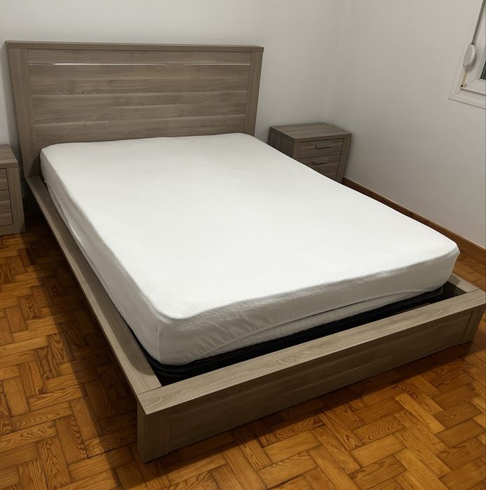 Cama com estrado incluido LOURINI