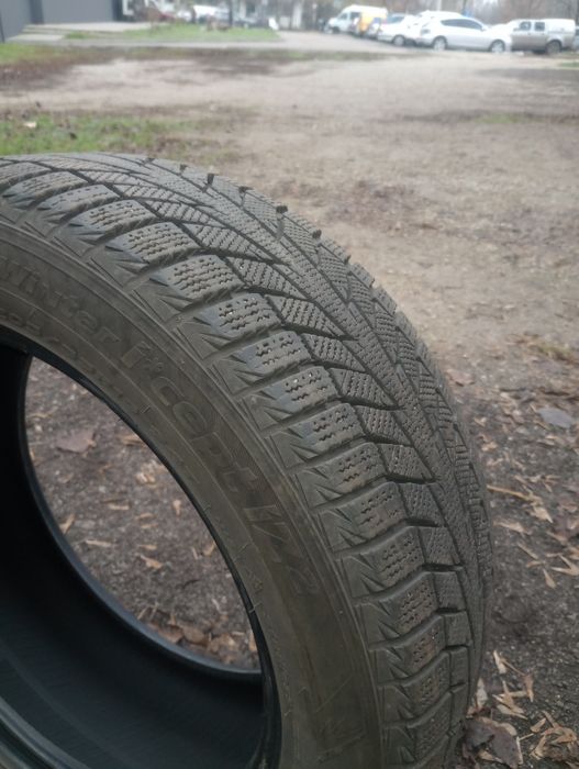 Продам зимние шины размер 205/55/R16