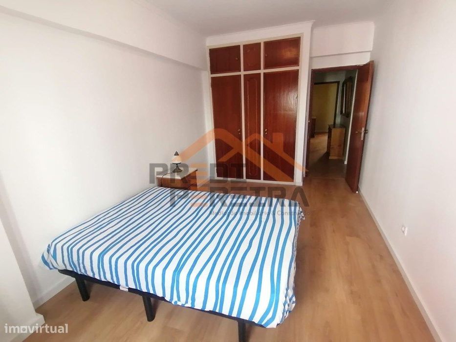 Quartos para arrendar, na Ramada - Bons Dias | Próximo do ISCE).