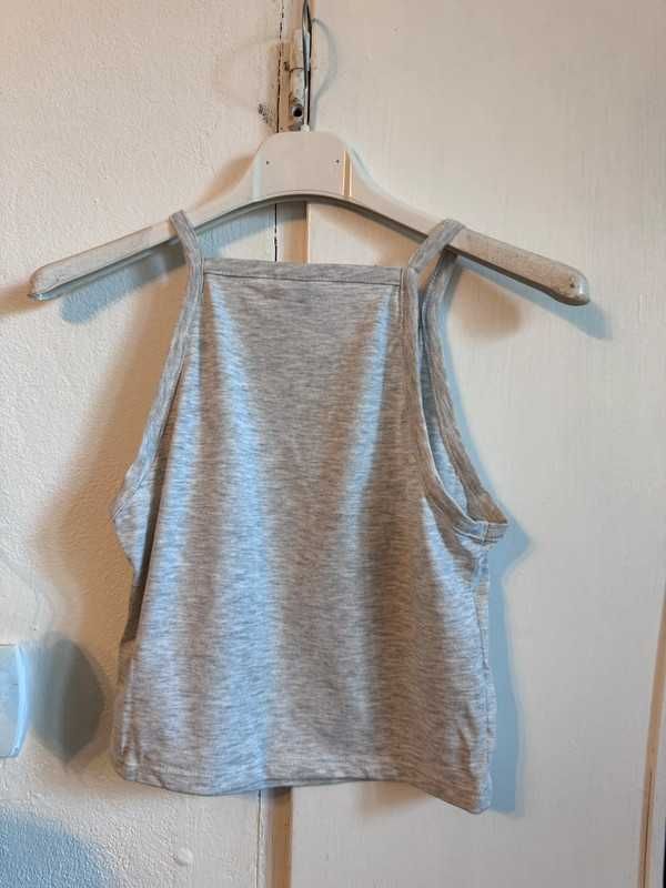 Szary crop top h&m z napisem S