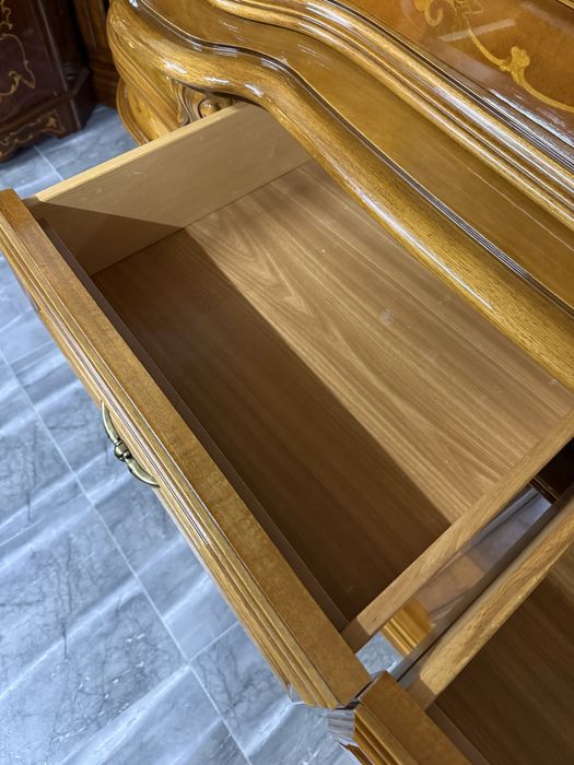 Італійська вітрина, вітрина бароко, комод, барокко, стінка, вітрина