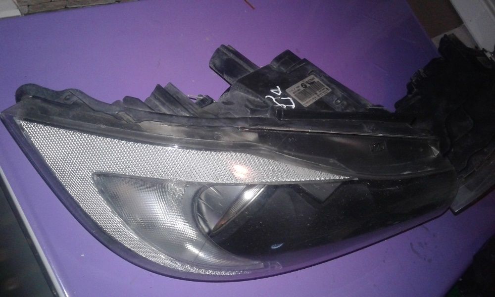 BMW 3 e90 e91 Lampy Przód Zwykłe nie Xenony Wersja Angielska 2 Sztuki