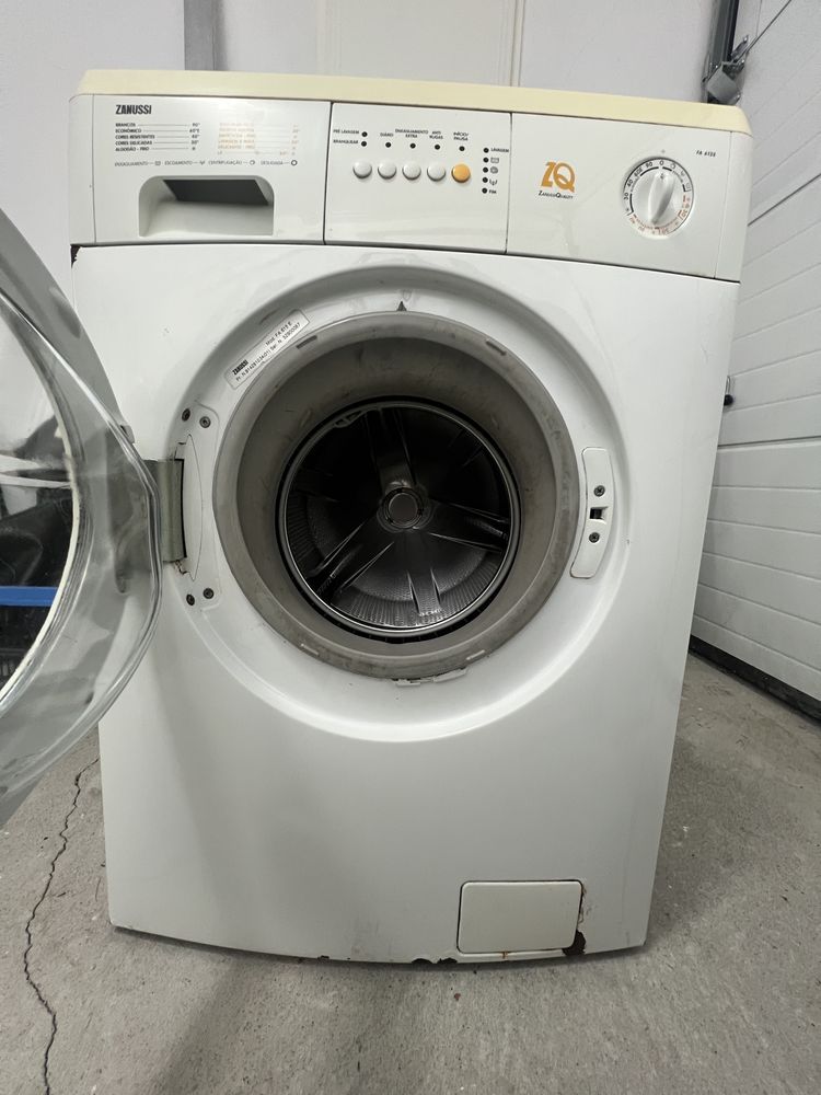 Máquina de lavar roupa 6kg Zanussi