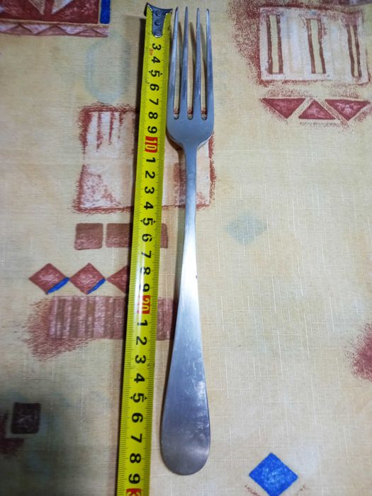 Вилка великана старовинна мельхиор.