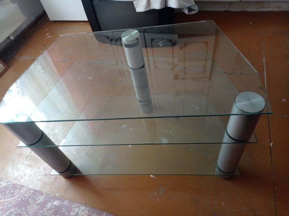 Stolik pod telewizor - przezroczyste szkło