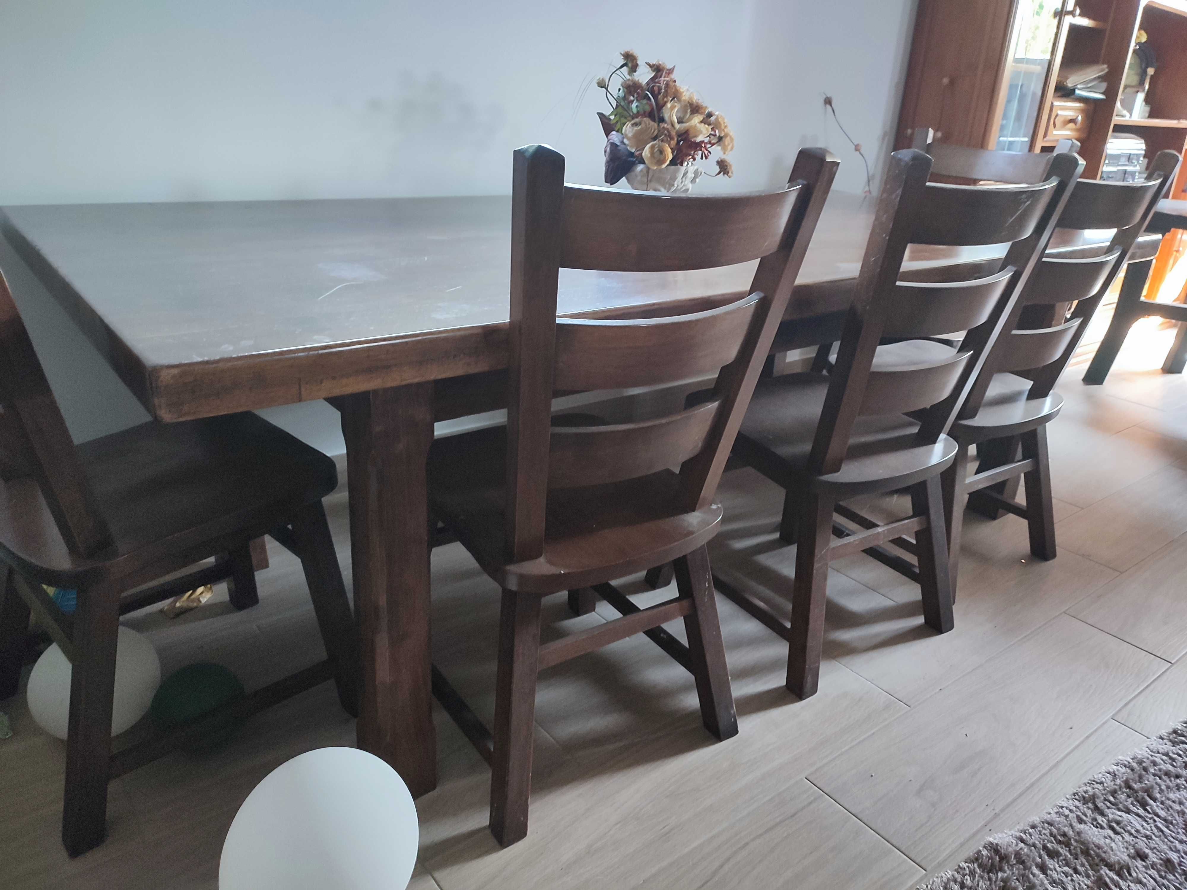 Mesa c/ 8 cadeiras em carvalho maçiço