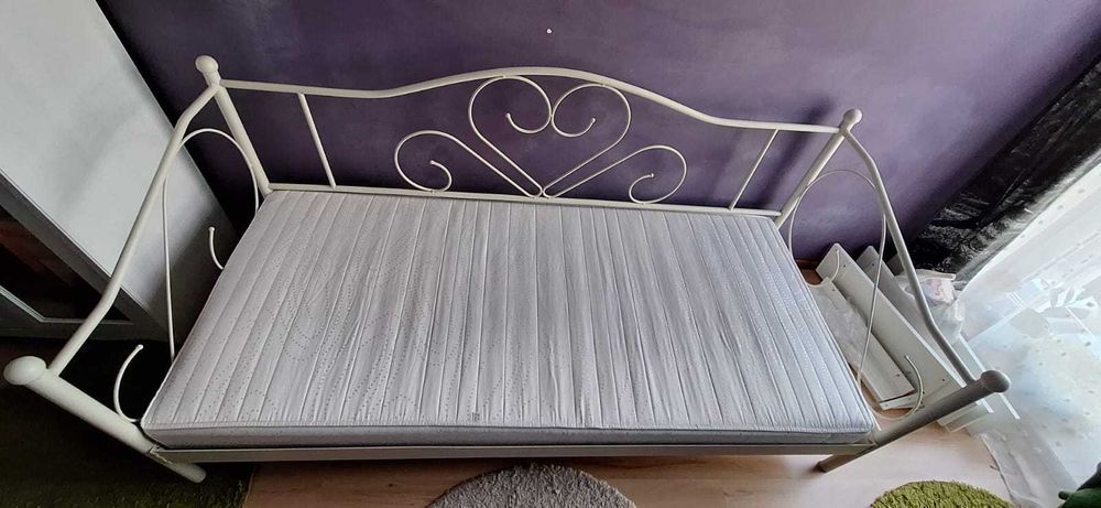 Łóżko młodzieżowe