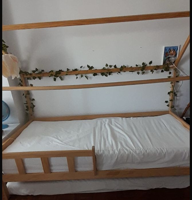 Cama (bicama) casinha de madeira