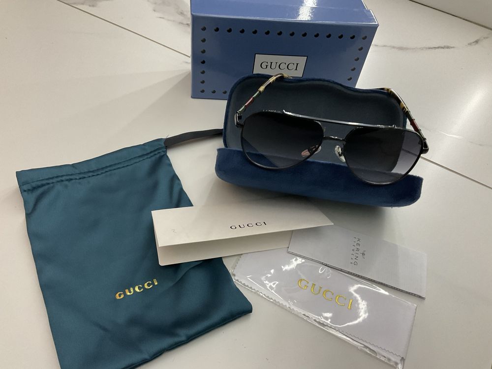 солнцезащитные очки Gucci унисекс