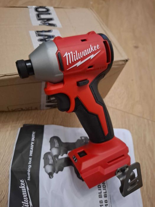 Wkrętarka Milwaukee + Gratis zestaw bitow