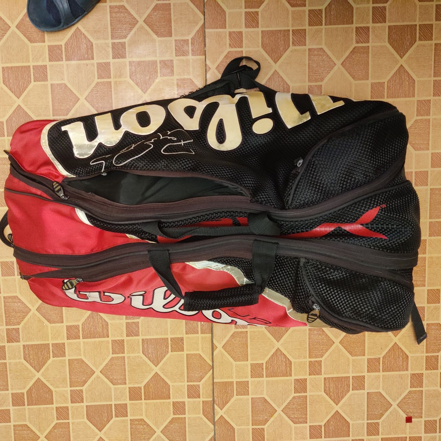 Тенісна сумка Wilson 12 ракеток