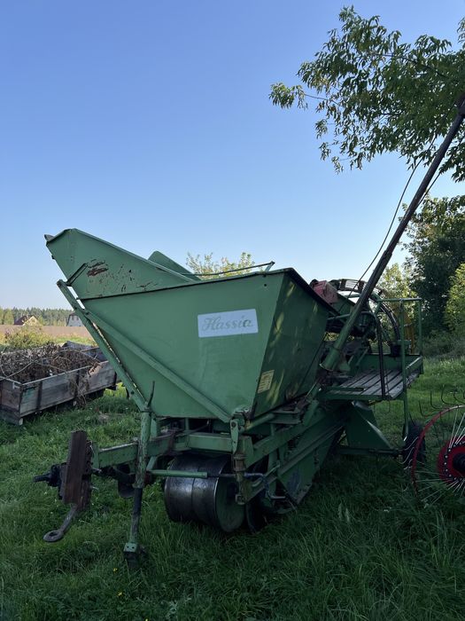 Продам комбаїн хассия