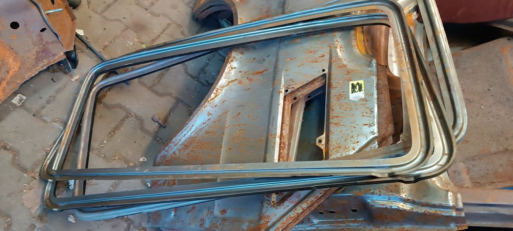 Fiat 126p ramka szyby tylnej wewnętrzna oryginalna